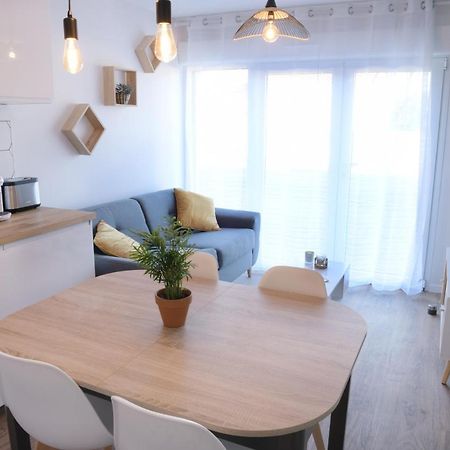 Appart T2 Avec Terrasse, Parking Et Wifi Angoulême Eksteriør billede