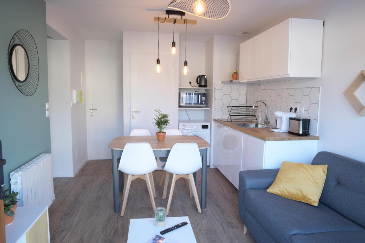 Appart T2 Avec Terrasse, Parking Et Wifi Angoulême Eksteriør billede