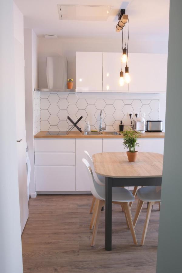 Appart T2 Avec Terrasse, Parking Et Wifi Angoulême Eksteriør billede