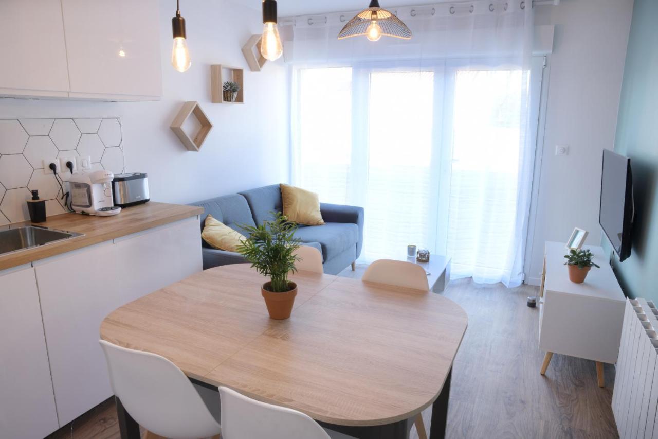 Appart T2 Avec Terrasse, Parking Et Wifi Angoulême Eksteriør billede