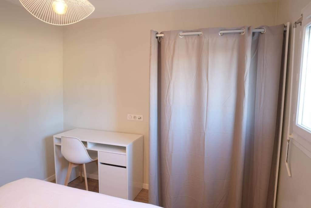 Appart T2 Avec Terrasse, Parking Et Wifi Angoulême Eksteriør billede